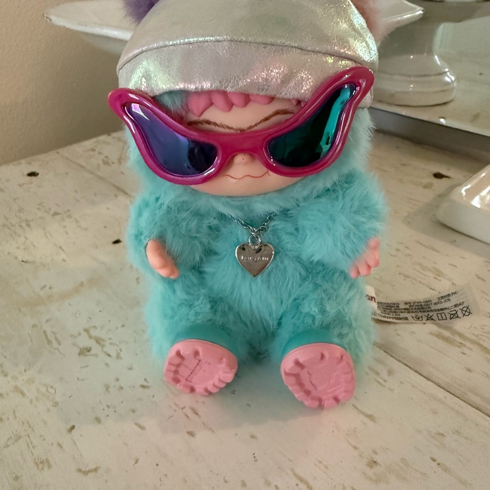 WAKUKU Fuzzy Trendy Fun Secret - Super Future